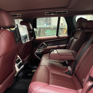2022 Full White Range Rover HSE on Black Wheels