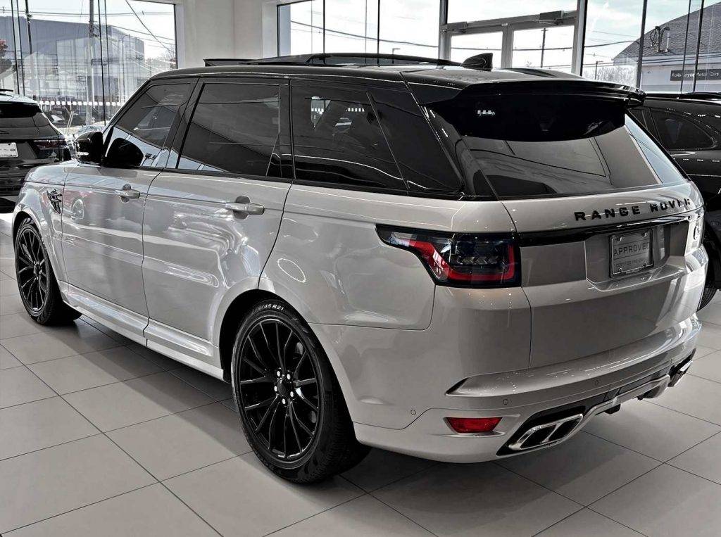 2022 Range Rover SVR