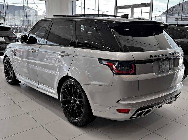 2022-Range-Rover-SVR