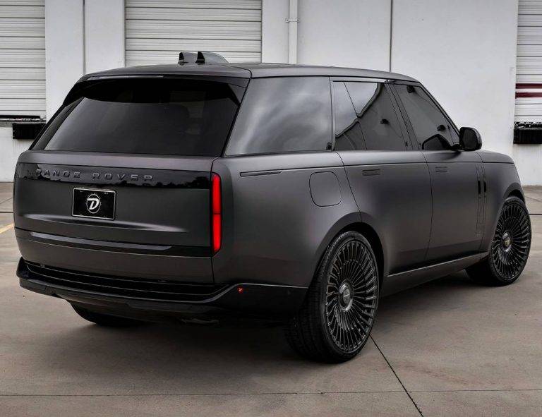2023-Range-Rover-Sitting-on-Urban-x-Vossen-Wheels