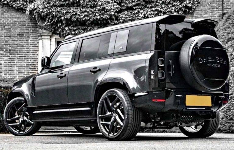 Santorini-Black-Land-Rover-Defender-chelesea