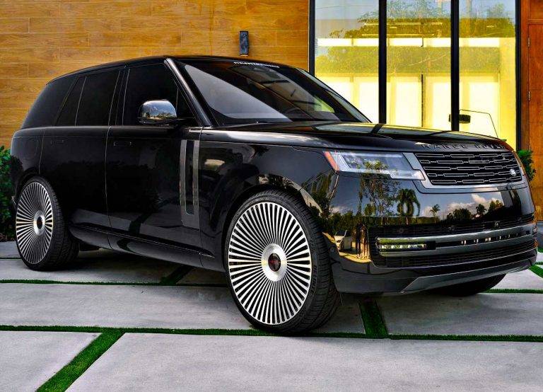 2023-Black-Range-Rover