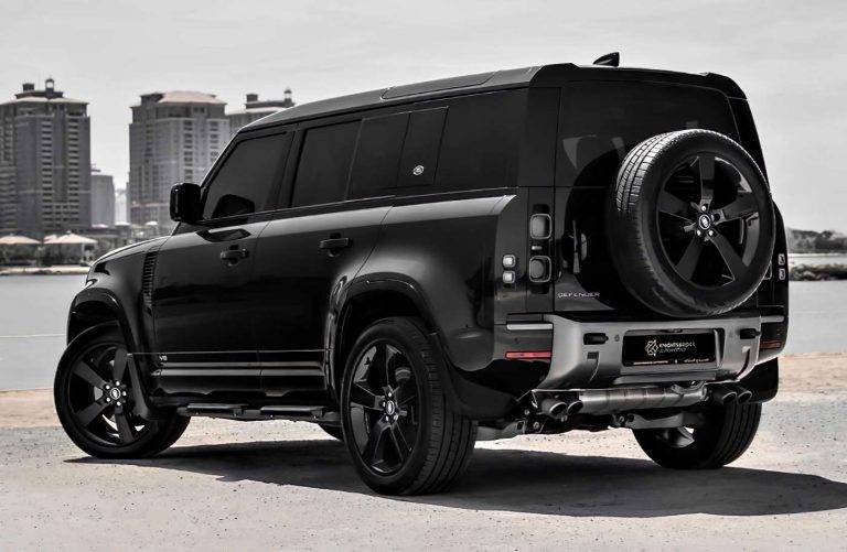 2023-Land-Rover-Defender-110-V8-