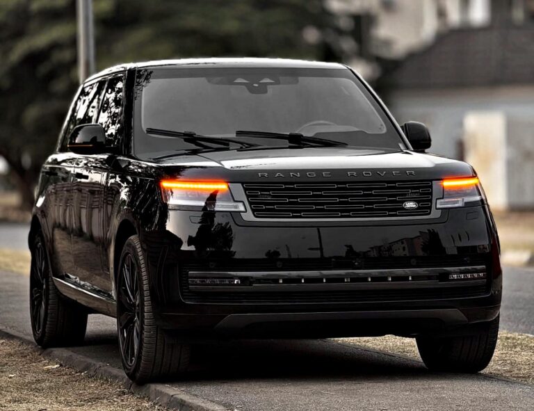 Range Rover Vogue - Feature View