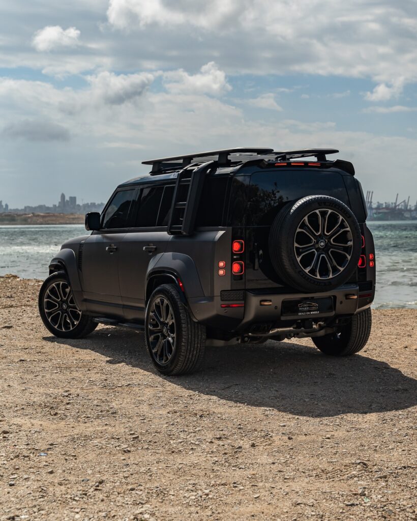 Land Rover Defender OCTA 2025: The Brutish Icon Gets Hype...