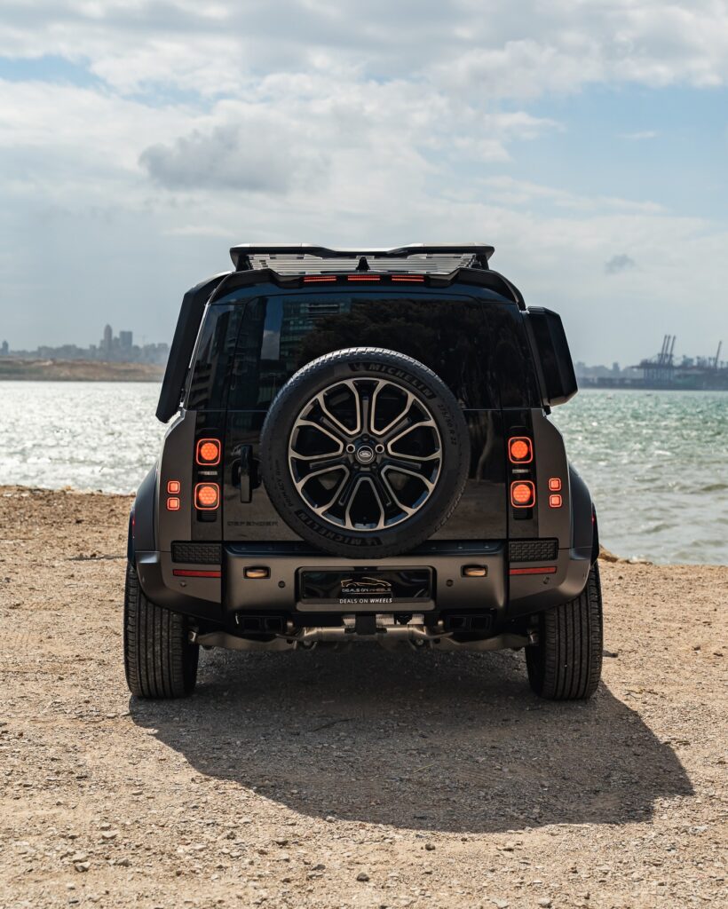 Land Rover Defender OCTA 2025: The Brutish Icon Gets Hype...