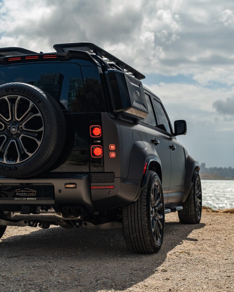 Land Rover Defender OCTA 2025: The Brutish Icon Gets Hype...