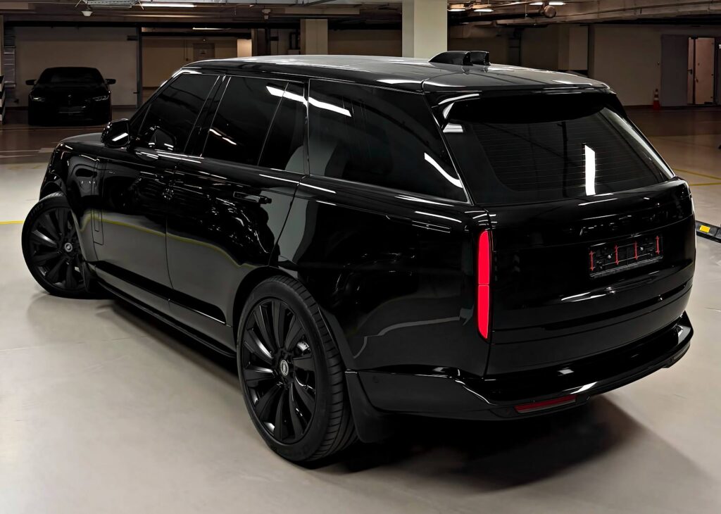 Range Rover D300 - Feature View